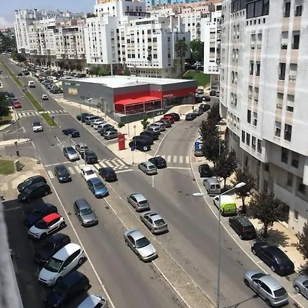 A Lovely 2 Bedroom Near Sintra Apartament